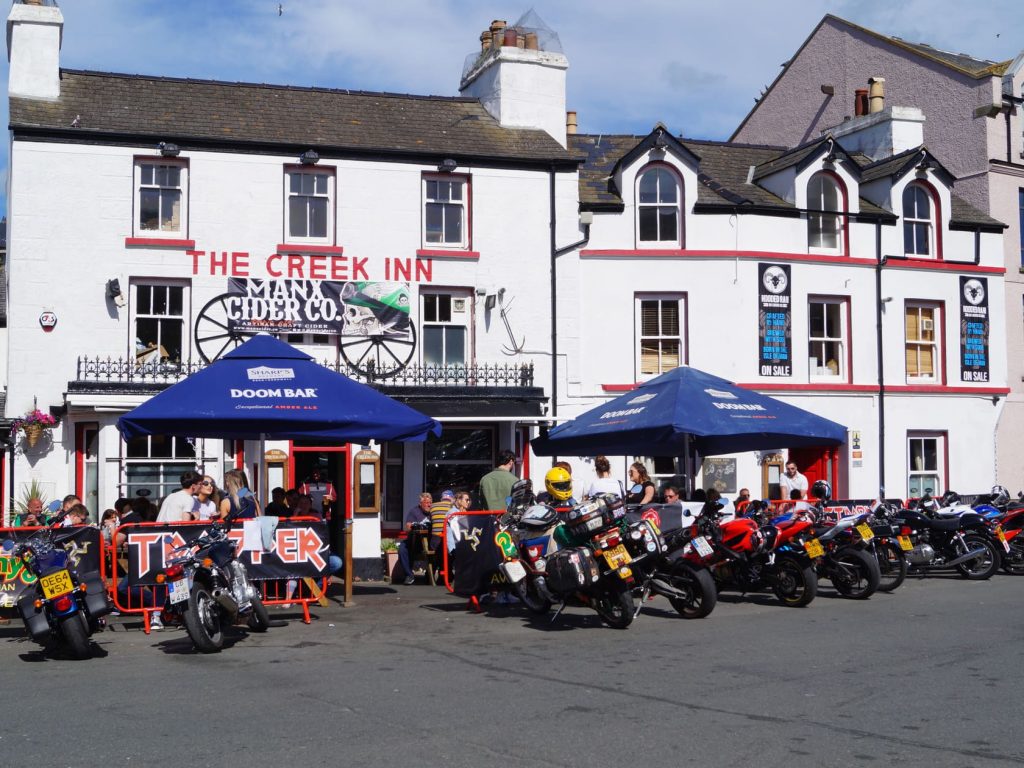pubs tourist trophy