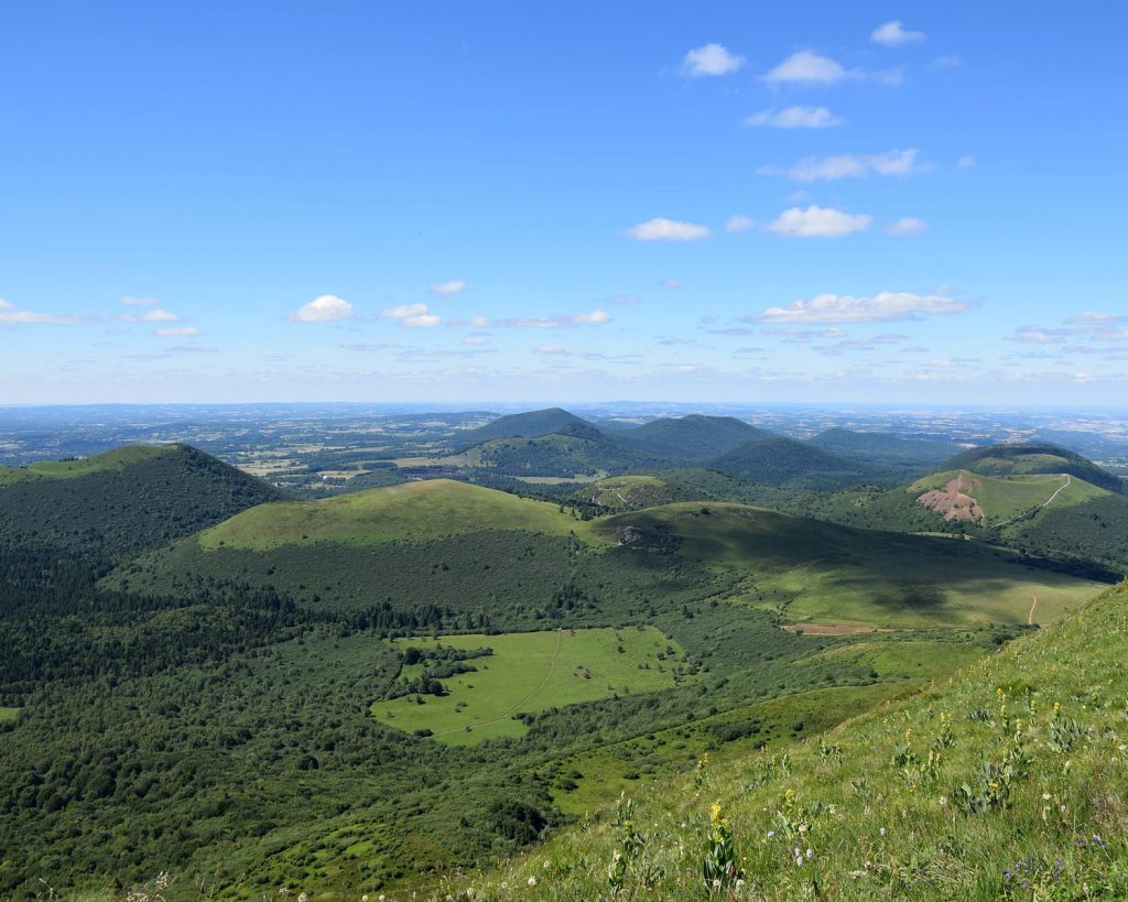 plus belles routes de france en moto la route d'auvergne