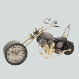 horloge moto métal design