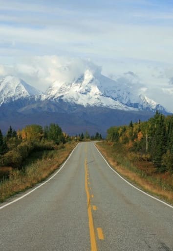 road trip moto à travers l'Alaska et le Ykon