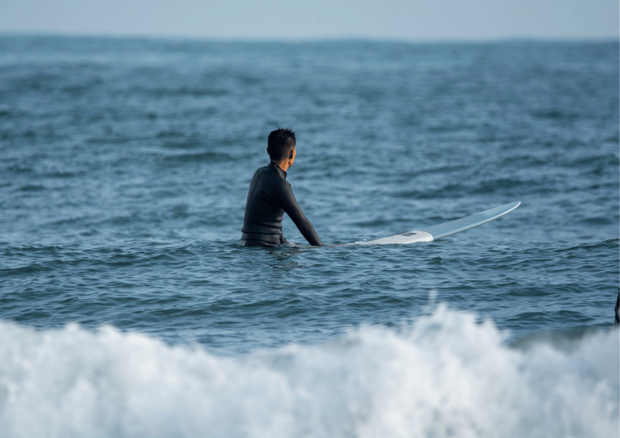 surfeur de santa teresa costa rica